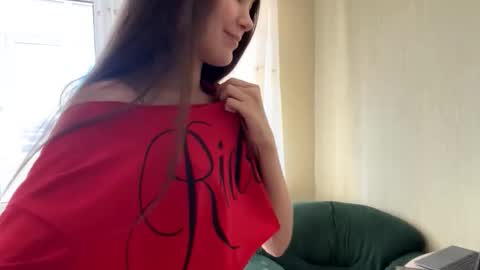 Viiola online show from November 2025 02:22:01 AM