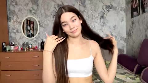 Viiola online show from November 2025 05:10:01 AM