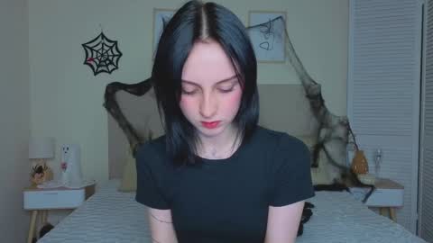little_mollee online show from October 2025 08:24:02 PM