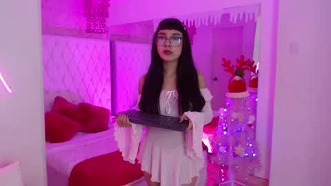 Paulette online show from December 2025 04:17:01 AM