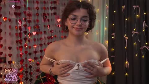 Snapshot of little_poetry chatting on February 2026 10:28:01 PM Kiki online show from February 2026 10:28:01 PM