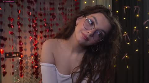 Snapshot of little_poetry chatting on February 2026 07:21:02 PM Kiki online show from February 2026 07:21:02 PM