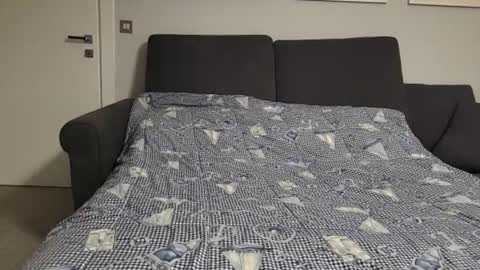 Snapshot of little_sakuraxxx chatting on January 2025 04:07:01 AM GiuliaFrancesco online show from January 2025 04:07:01 AM