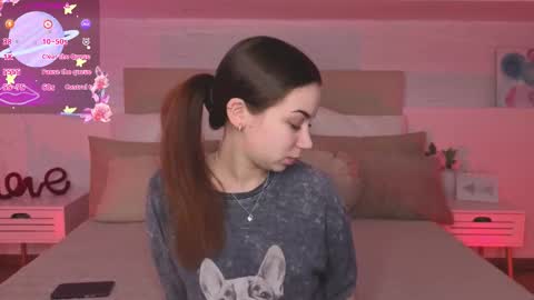 little_siin online show from December 2025 07:47:02 AM