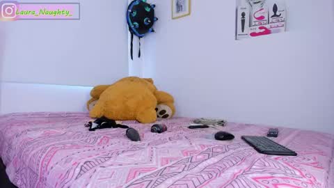 Im Laura. buy my contentcompra mi contenido offline  online show from January 2025 07:02:02 PM