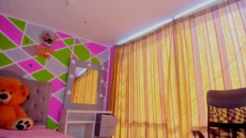 Im Laura. buy my contentcompra mi contenido offline  online show from December 2025 06:36:02 PM