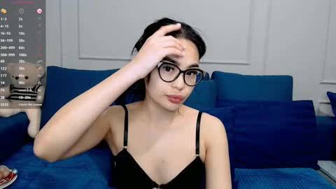 Snapshot of little_v1rgin_angel chatting on December 2024 06:52:01 PM Kwan online show from December 2024 06:52:01 PM