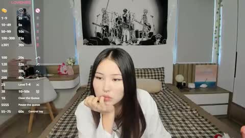 Yena and Gabby online show from February 2026 06:12:02 AM