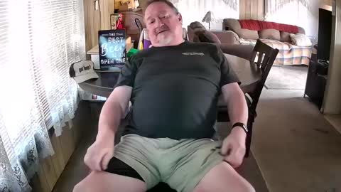 Snapshot of littled83057 chatting on January 2025 08:00:01 PM Littled83057 online show from January 2025 08:00:01 PM