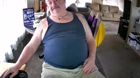 Snapshot of littled83057 chatting on September 2025 05:03:01 PM Littled83057 online show from September 2025 05:03:01 PM