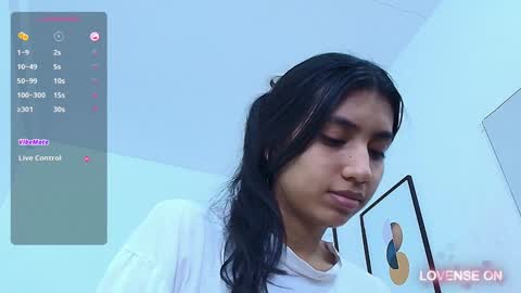 Snapshot of littlee_emilyy_ chatting on December 2024 04:29:02 PM Emily  online show from December 2024 04:29:02 PM