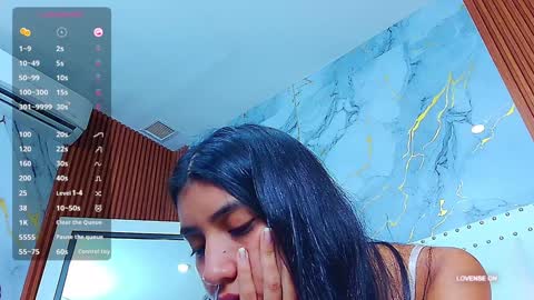 Snapshot of littlee_emilyy_ chatting on January 2025 06:01:02 AM Emily  online show from January 2025 06:01:02 AM