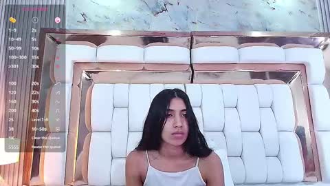 Snapshot of littlee_emilyy_ chatting on February 2025 06:07:01 AM Emily  online show from February 2025 06:07:01 AM