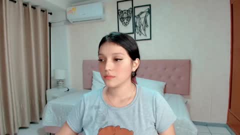 Snapshot of littlemolly_pregnant chatting on March 2025 03:11:01 AM Sarahs Room online show from March 2025 03:11:01 AM