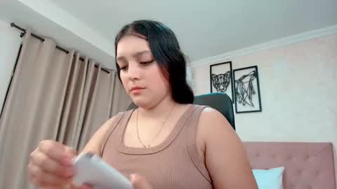 Snapshot of littlemolly_pregnant chatting on September 2025 09:15:02 PM Sarahs Room online show from September 2025 09:15:02 PM