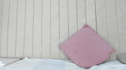 im olivia IG littleolivia01 online show from February 2025 01:00:02 PM