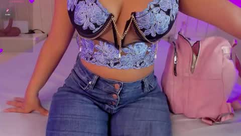 Snapshot of littleoliviia_ chatting on January 2026 12:55:01 PM im olivia IG littleolivia01 online show from January 2026 12:55:01 PM