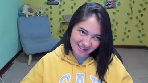 Mia  Wednesday to Sunday 730 am to 1030 am Colombian Hour D online show from November 2025 04:33:02 AM