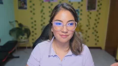 Mia  Wednesday to Sunday 730 am to 1030 am Colombian Hour D online show from April 2026 03:57:01 PM