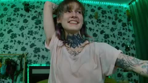 Snapshot of littlespacemouse chatting on September 2025 10:11:01 PM Niki free tg channel with some photos gifs and info about streams online show from September 2025 10:11:01 PM