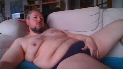 Snapshot of littlesubbear chatting on May 2026 11:04:01 AM littlesubbear online show from May 2026 11:04:01 AM
