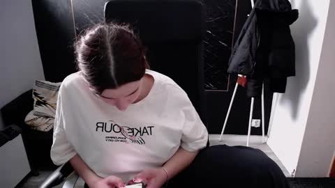 Viki online show from November 2025 11:21:01 AM