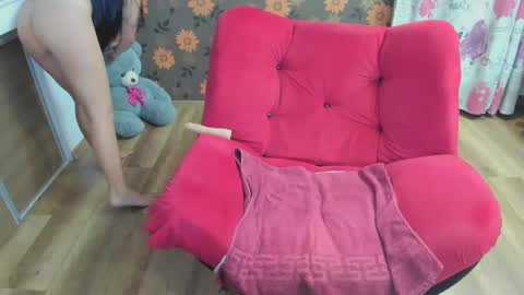 Snapshot of littlexbunnyx chatting on December 2025 12:37:02 AM HELLEN online show from December 2025 12:37:02 AM