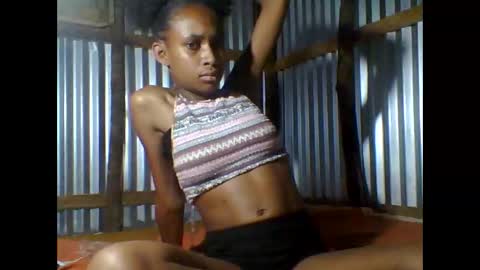 Snapshot of littleyanah chatting on October 2025 08:08:02 PM yanah online show from October 2025 08:08:02 PM