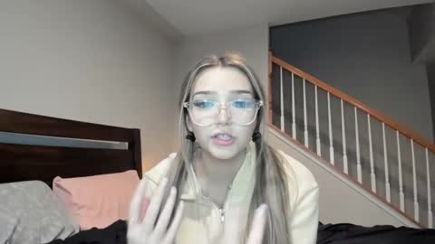 Livvy online show from December 2024 04:56:02 AM