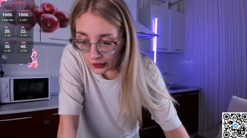 Snapshot of livyybosom chatting on December 2024 03:54:02 PM My name is Livy Nice to meet you Thumbs up please its important online show from December 2024 03:54:02 PM