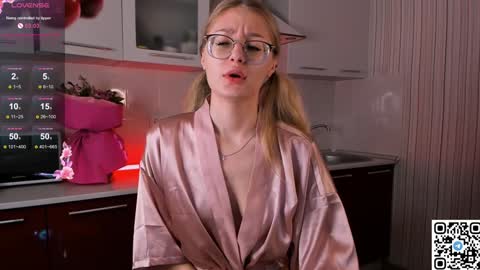 Snapshot of livyybosom chatting on February 2025 06:08:02 PM My name is Livy Nice to meet you Thumbs up please its important online show from February 2025 06:08:02 PM