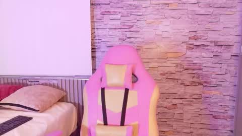 liz_monserrat online show from December 2025 07:43:02 PM