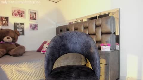 liza honey online show from October 2025 04:05:02 AM