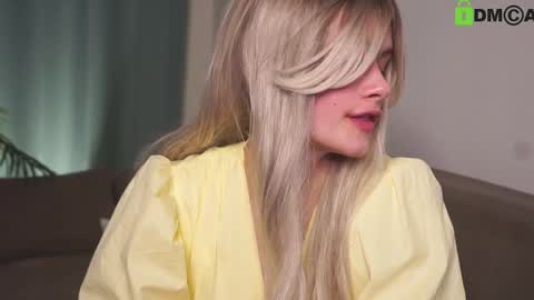 Snapshot of lizbethcoll chatting on January 2025 07:06:01 PM Sunnheart online show from January 2025 07:06:01 PM