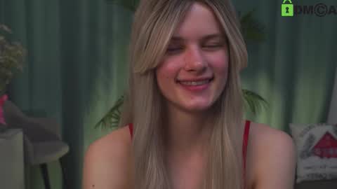 Snapshot of lizbethcoll chatting on February 2025 08:30:02 PM Sunnheart online show from February 2025 08:30:02 PM