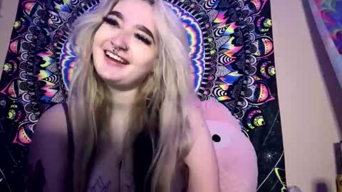 Lizz  online show from February 2025 11:33:01 AM