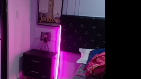 Lizz  online show from December 2024 11:18:01 AM