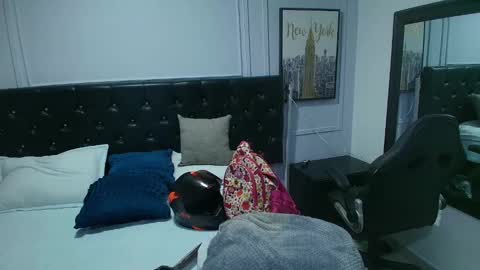 Lizz  online show from February 2025 11:44:02 AM