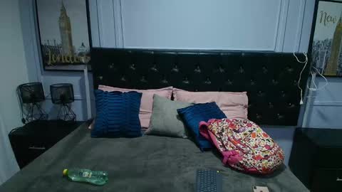 Lizz  online show from February 2025 11:56:01 AM