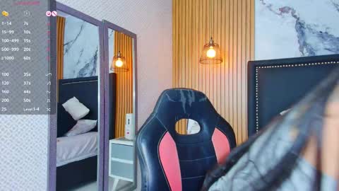 Snapshot of lizza_oss chatting on February 2026 12:04:01 PM Liz online show from February 2026 12:04:01 PM