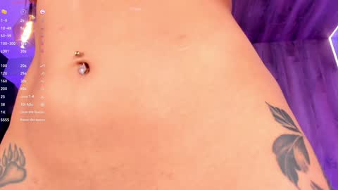 Snapshot of lizzhamilton_ chatting on January 2025 01:52:02 AM Lizzi online show from January 2025 01:52:02 AM
