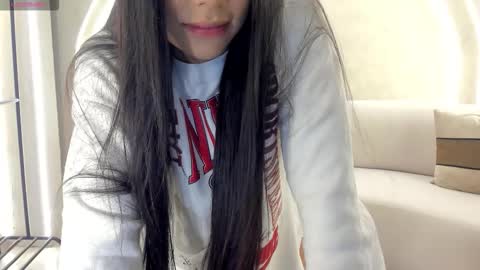 Snapshot of lizzhamilton_ chatting on September 2025 07:35:01 PM Lizzi online show from September 2025 07:35:01 PM