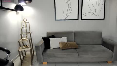 Lizzi  online show from January 2026 08:43:01 PM