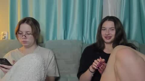 lizzi_muur online show from December 2024 08:18:01 PM