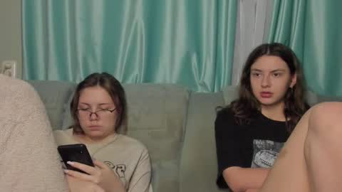 lizzi_muur online show from December 2024 07:56:01 PM