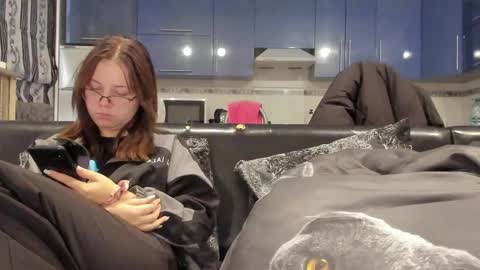 lizzi_muur online show from February 2025 02:12:02 PM