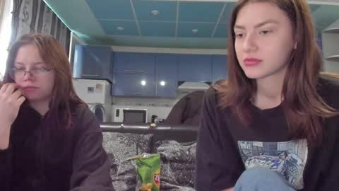 lizzi_muur online show from February 2025 12:37:02 PM