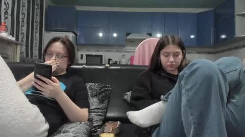 lizzi_muur online show from February 2025 03:19:01 PM