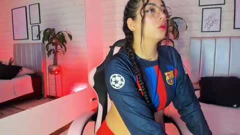 Snapshot of lizzie_evans chatting on February 2026 12:01:02 PM Lizzie online show from February 2026 12:01:02 PM