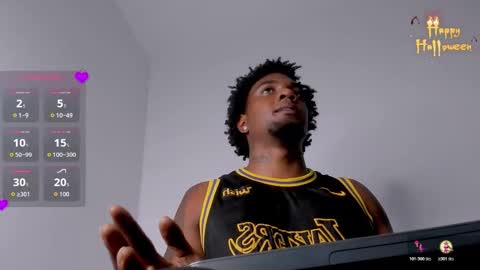 LOGAN DRAKE online show from November 2025 07:48:02 PM